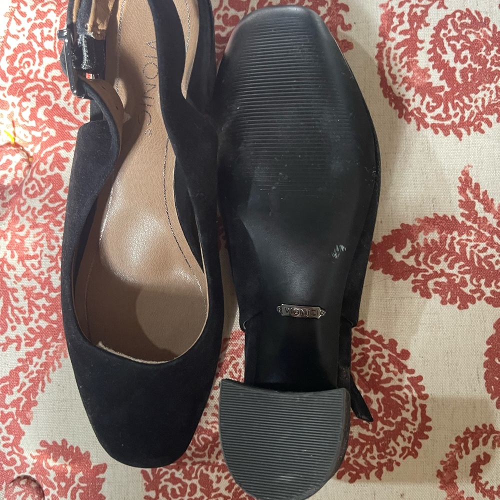 Vionic Women's Elegant Black Loafers